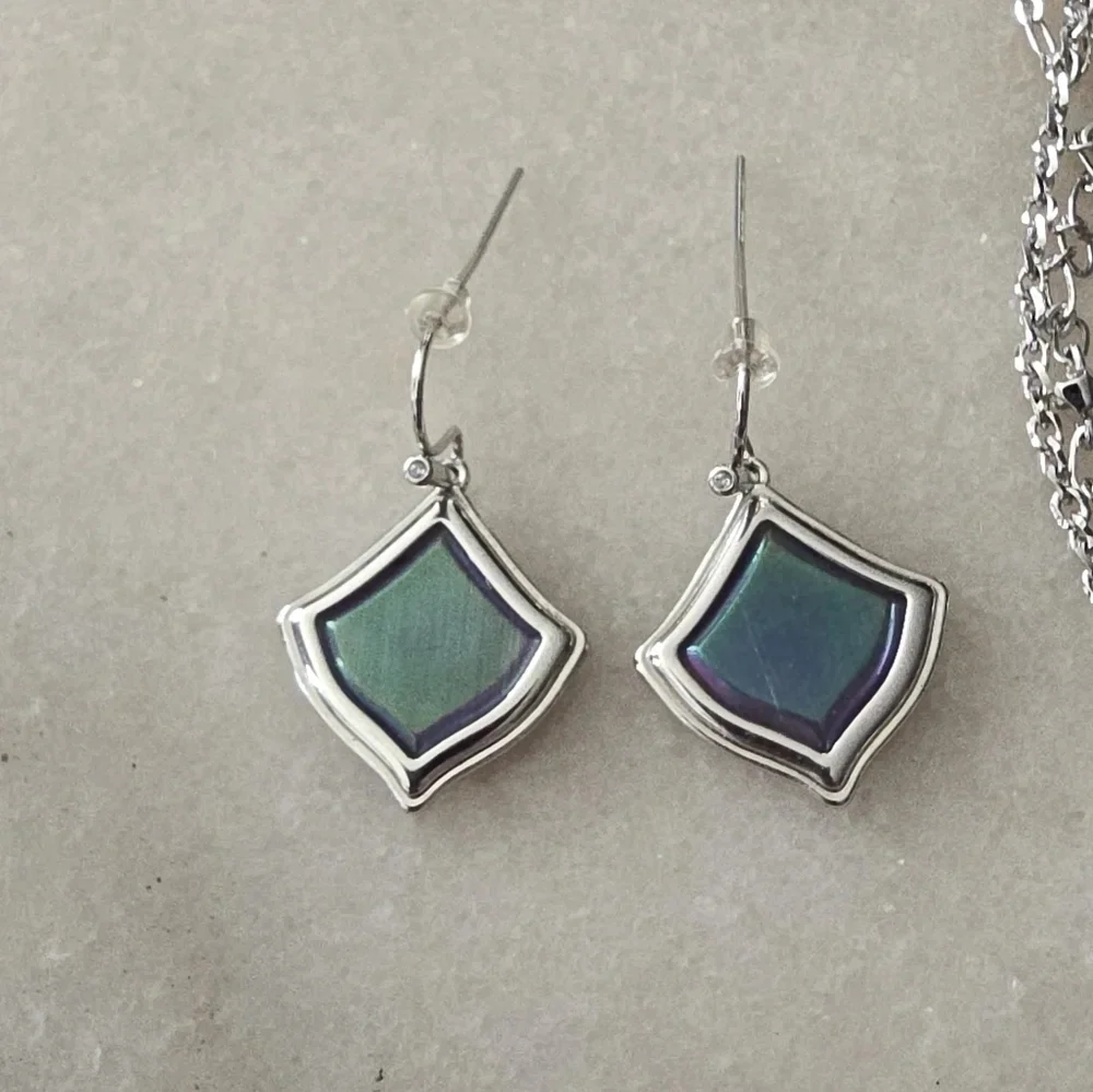 Kendra Scott Earring and Necklace Set